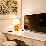 Madame Sofia Exclusive Collection Spanish Steps - Apartment-suites