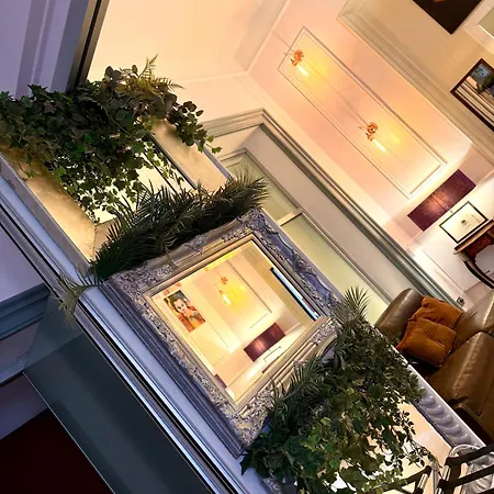 Madame Sofia Exclusive Collection Spanish Steps - Apartment-suites *