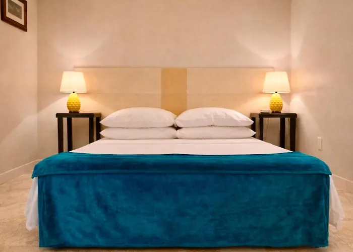 Madame Sofia Exclusive Collection Spanish Steps - Apartment-suites *